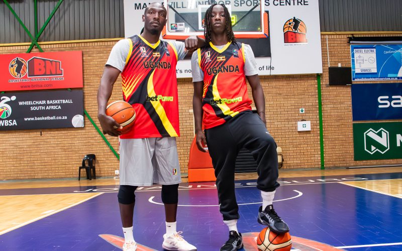 Silverbacks Opong and Rugete